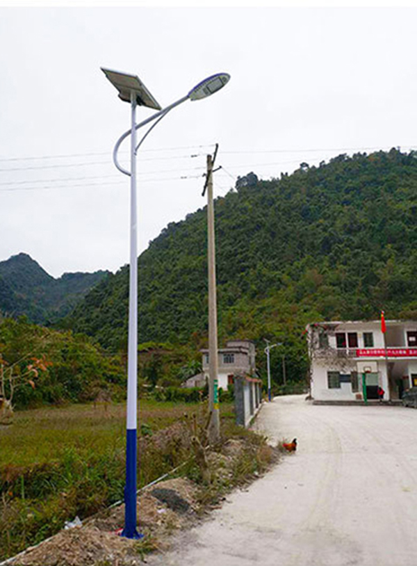 農(nóng)村太陽能路燈_廣西太陽能路燈_南德太陽能路燈價格